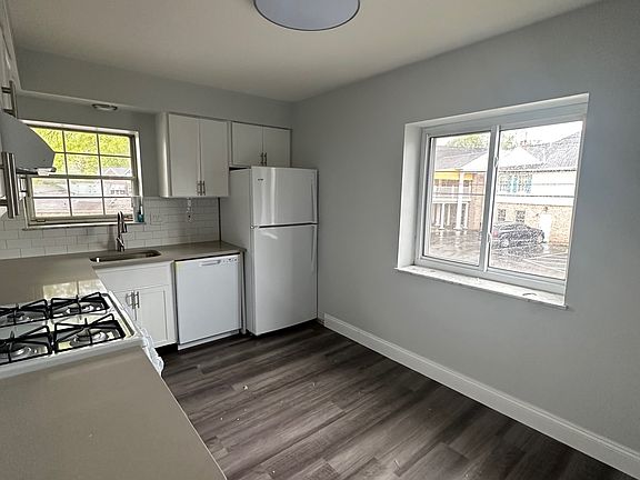 5th image of 902 Erdner Ave
