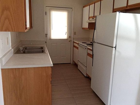4th image of 3056 N Truwood Dr #B