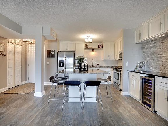 3rd image of 26 10th St W Unit 1504