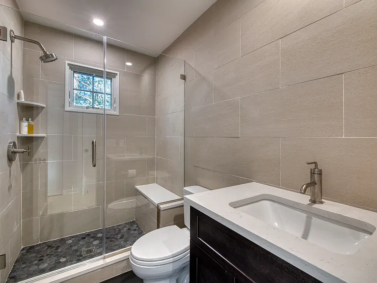 130 Village Ln — Photo 7