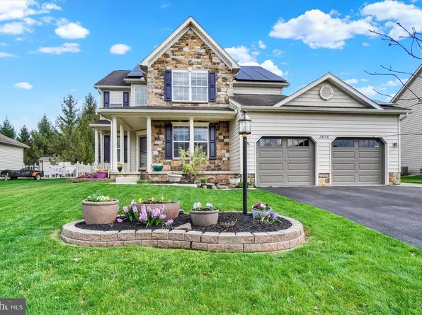 1416 Wheatfield Dr, York, PA 17408