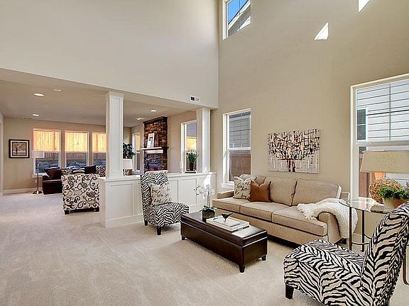 Living rooms - 1st Floor