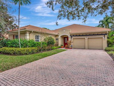 132 Via Castilla, Jupiter, FL, 33458