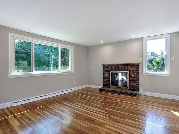 4th image of 1099 West St