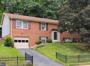 1843 Foxstone Dr, Vienna, VA 22182