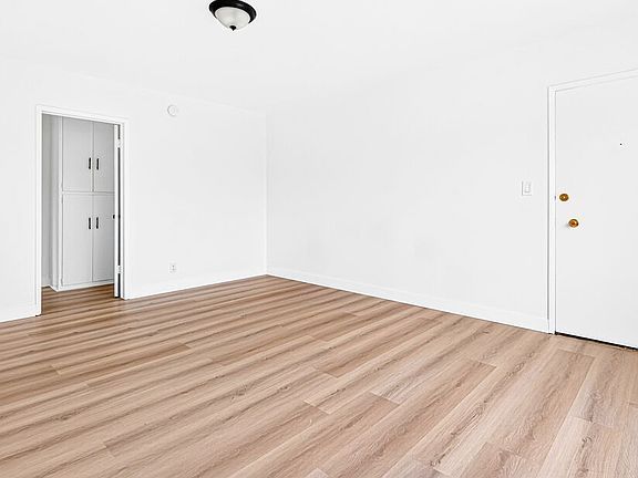 3rd image of 4777 San Vicente Blvd APT 8