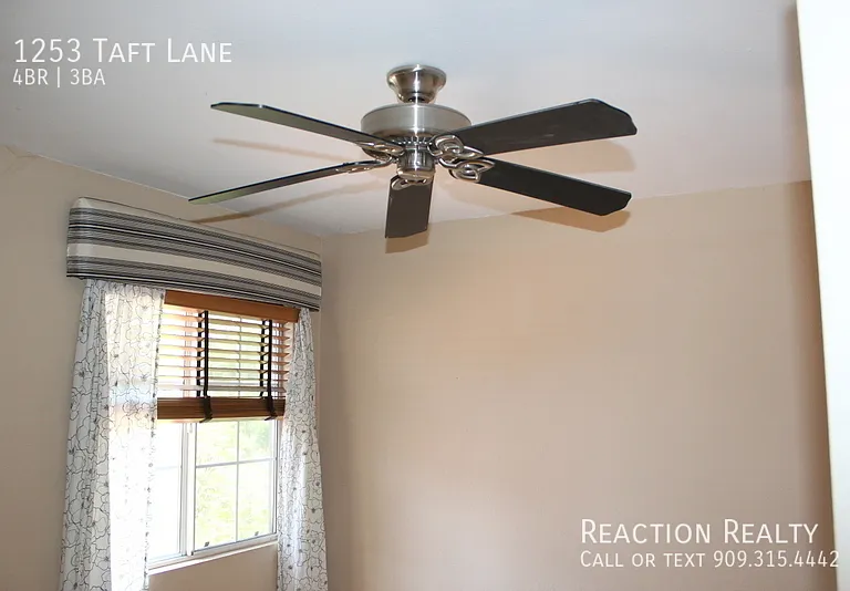 1253 Taft Ln — Photo 18