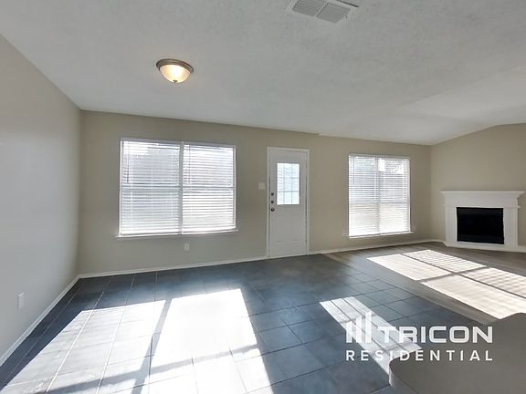 3rd image of 309 Pecos Dr