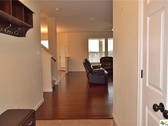 5th image of 2206 Scott Dr