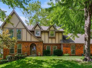 8242 Parkhill Cir, Lenexa, KS 66215