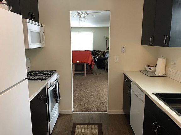 2nd image of 418 N Lake Shore Dr