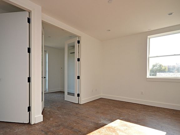5th image of 192 Hawthorne St #4B