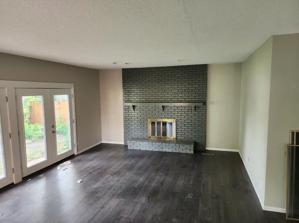 124 105th Ave NE, Blaine, MN 55434