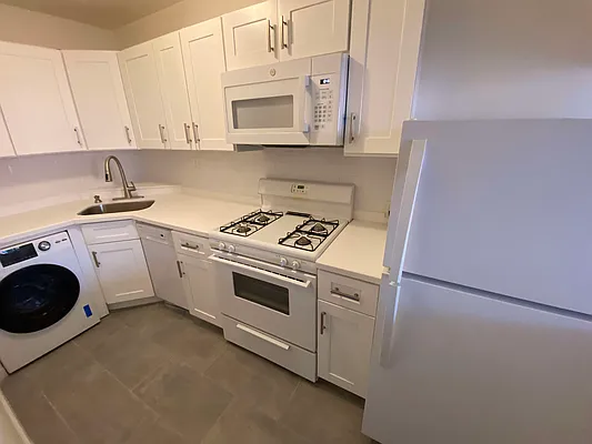 Rented by Smart City Real Estate LLC | media 3