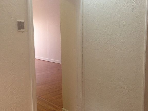 5th image of 340 Ege Ave