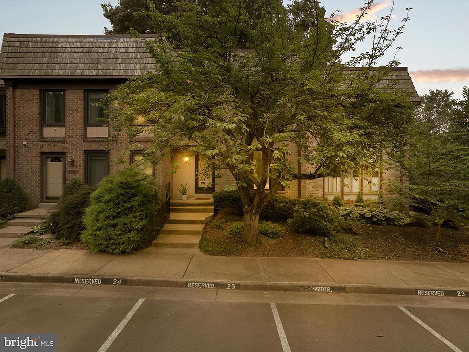 1st image of 10225 Blake Ln