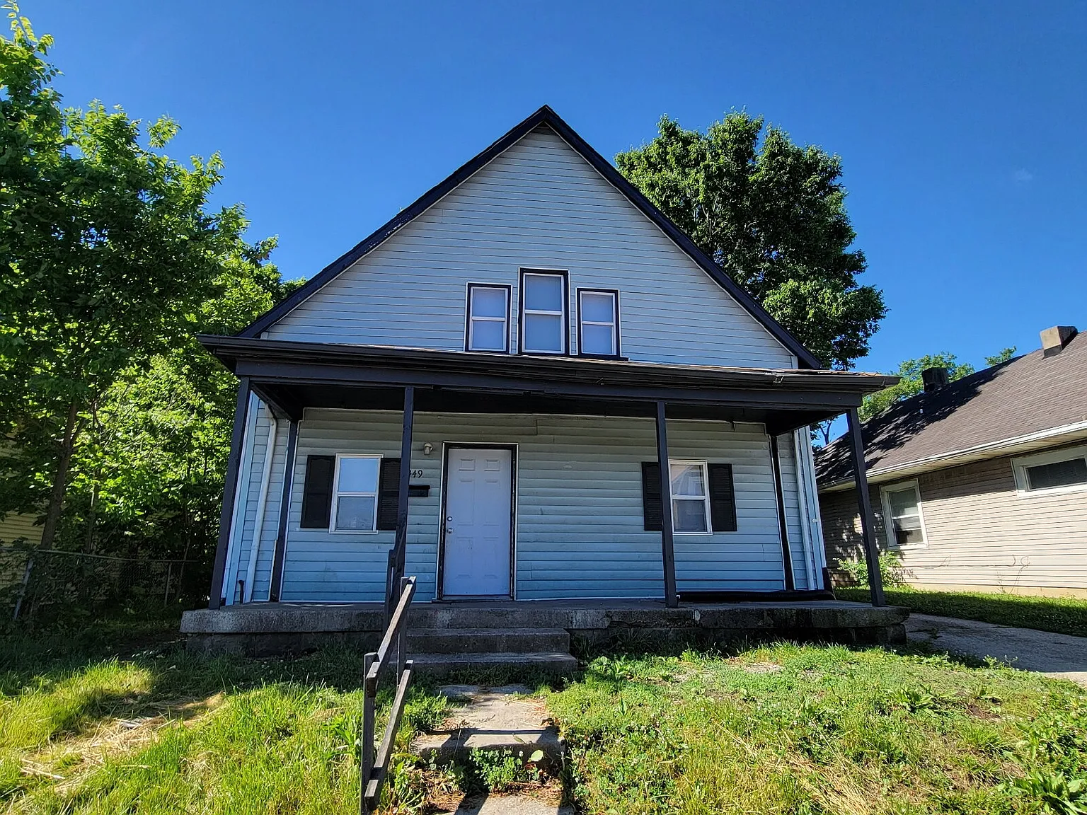 4 bed, 2.0 bath, $995 — Photo 1