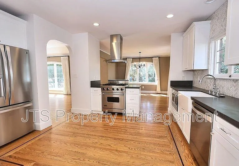 937 Sonoma Way — Photo 36