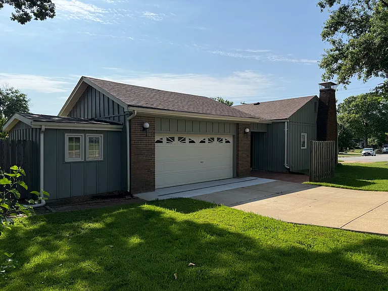 551 Rayburn Ave — Photo 4