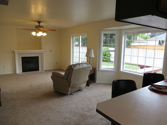 2nd image of 6140 Thornbury Ct SE
