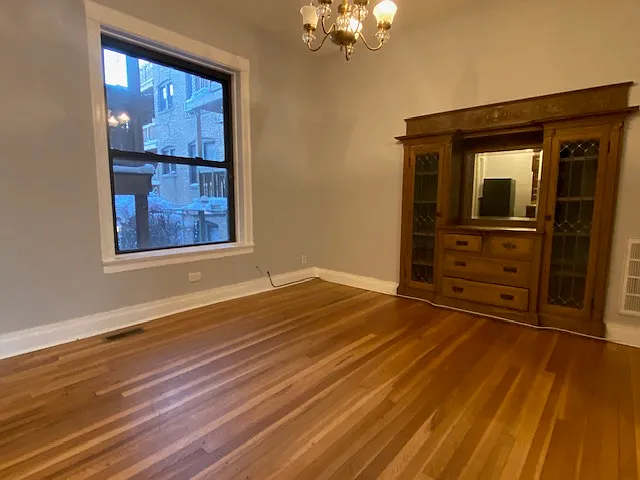 2104 N Seminary Ave #2 — Photo 5