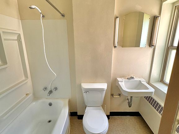 2nd image of 1515 3rd Ave NE #104