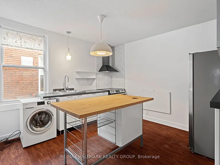 378 Booth St — Photo 6
