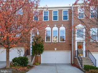 45779 Mountain Pine Sq, Sterling, VA 20166
