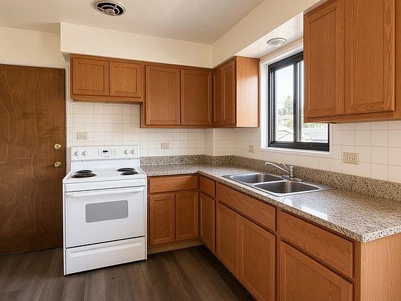 2nd image of 6459 N Winchester Ave #1N