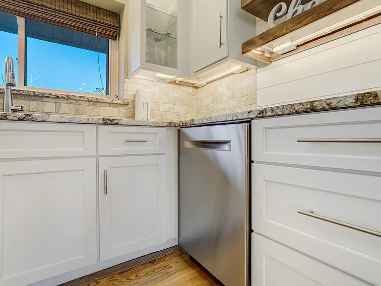 Churchwood Cir — Photo 23