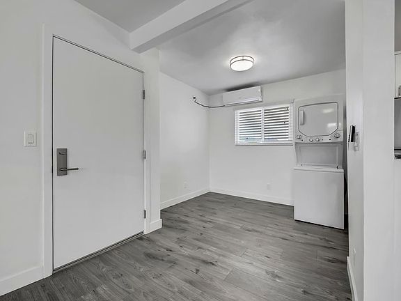 4th image of 3116 Casitas Ave APT 4