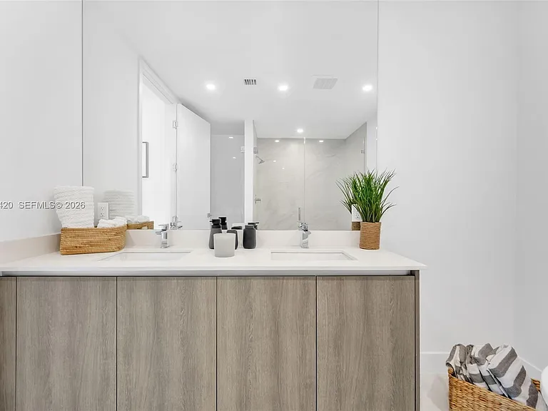 17550 Collins Ave #801 — Photo 27
