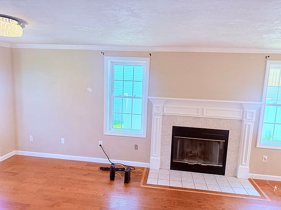 5th image of 74 Sophia Dr
