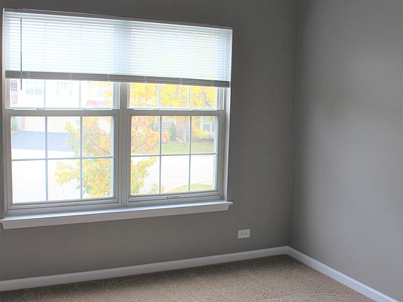 5th image of 402 Cromwell Cir Unit 2