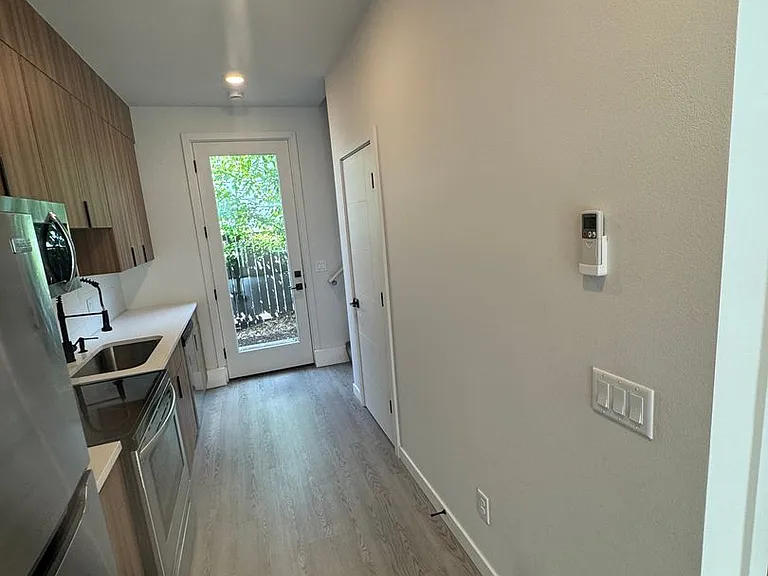 Emerald Townhomes — Photo 10