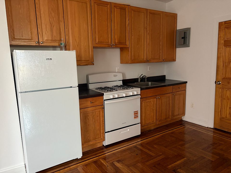 1st image of 2860 Buhre Ave APT 3C