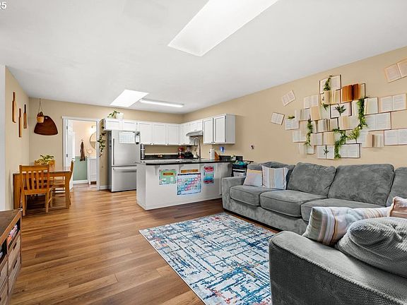 3rd image of 1720 B St
