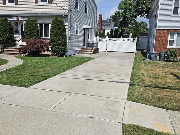 3rd image of 275 Husson St