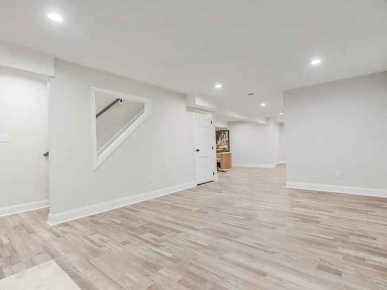 12800 Cambridge Rd — Photo 22