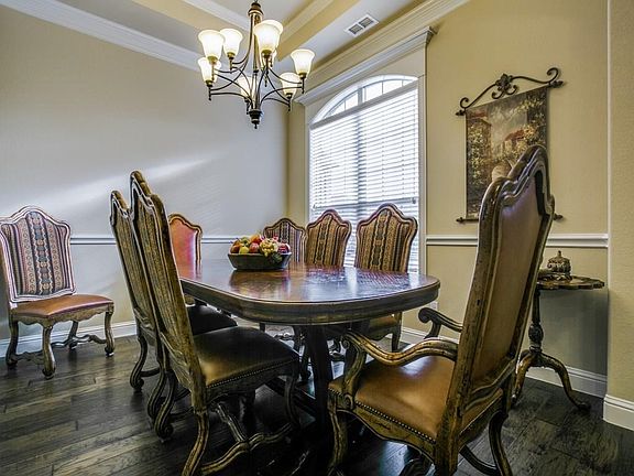 5th image of 7417 Park Place Dr