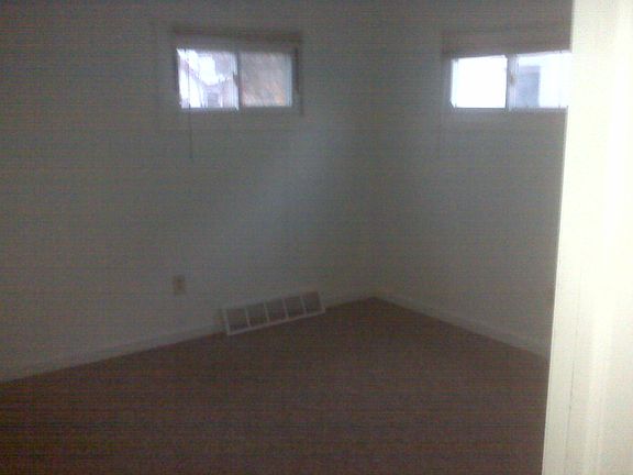 3rd image of 9 Edward St #D