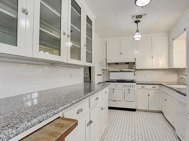 1652 Vassar St — Photo 9