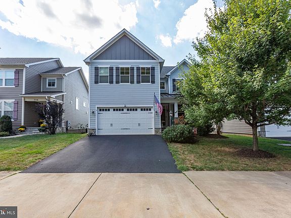 3rd image of 7116 Lake Dr