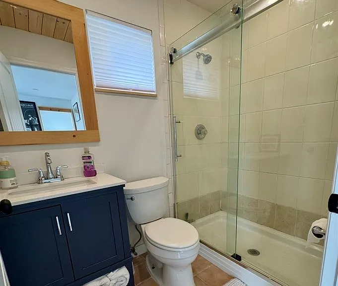 717 E Walnut St #1 — Photo 11