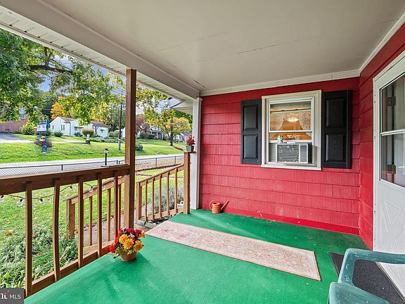 3rd image of 549 Harrison Ave