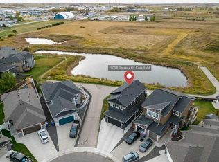 1058 Stevens St, Crossfield, AB T0M 0S0