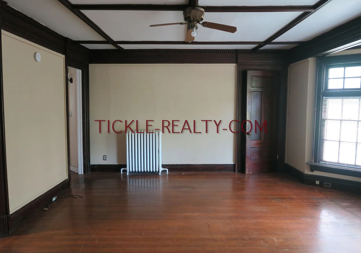 410 Oxford Street — Photo 1