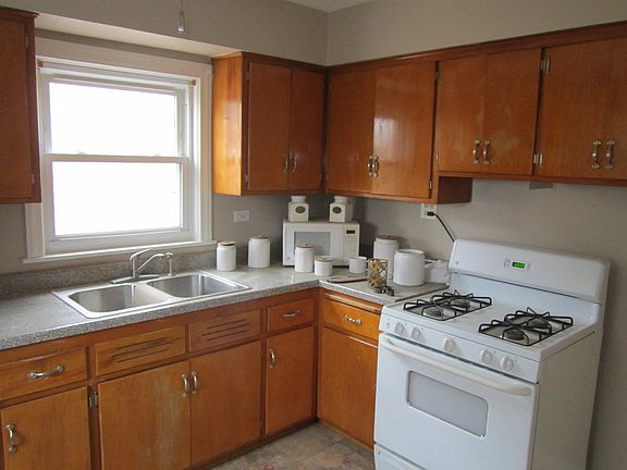 2nd image of 6500 N Northwest Hwy #2