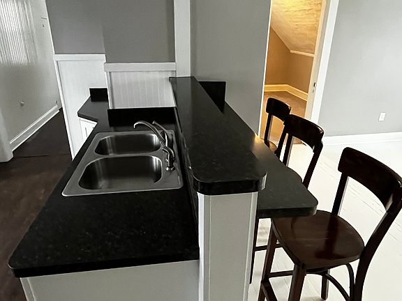 2nd image of 2052 Fairview Ave APT 5