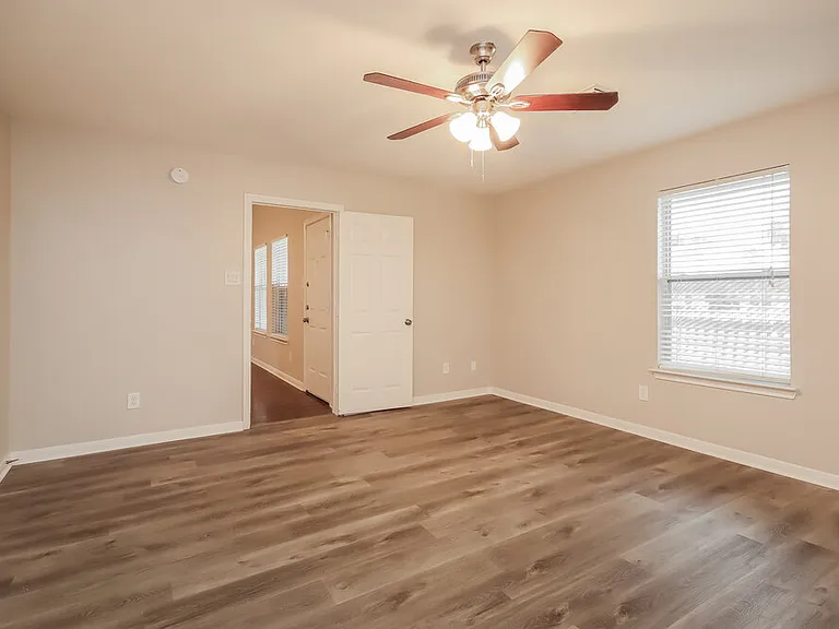 5016 Asia Ln — Photo 11